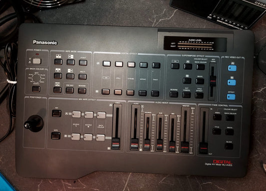 Panasonic WJ-AVE5 + WJ-TTL5- DIGITAL AUDIO VIDEO MIXER + GENERATORE DI CARATTERI USAT0