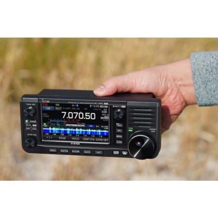 Icom IC-705  - Ricetrasmettitore 0/30-50/144/430 MHZ 10W