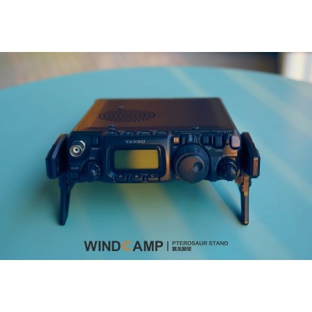 Windcamp PTEUROSAUR - Support avec pieds pliables pour Yaesu FT-817 et FT-818 QRP