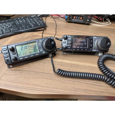 SKT-7000 Neues Frontplatten-Trennset für ICOM IC-7000 mit Halter (ersetzt OPC-1443)