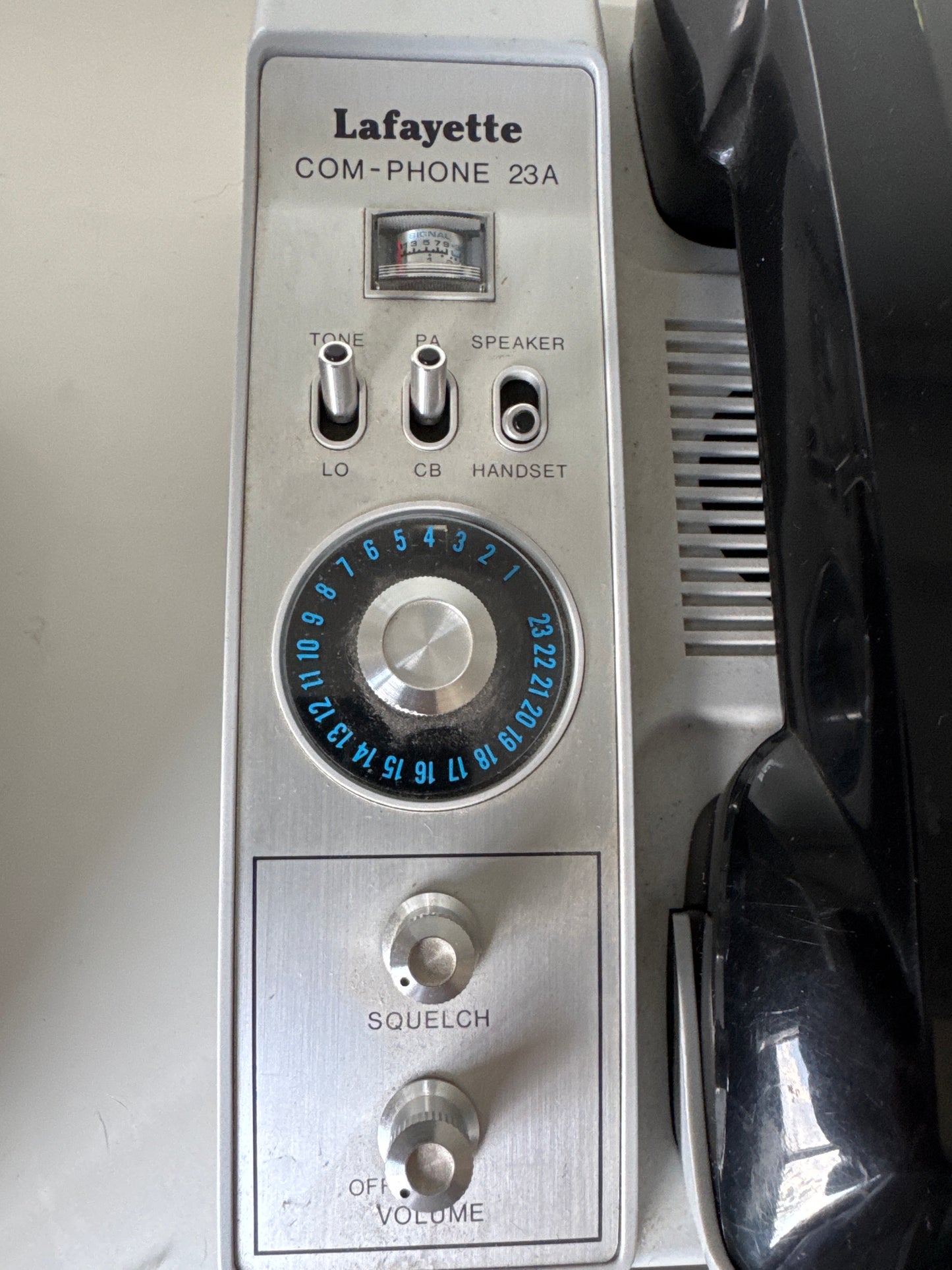 Ricetrasmettitore Lafayette com - phone 23A, usato vintage, introvabile, in ottime condizioni estetiche ed elettriche.