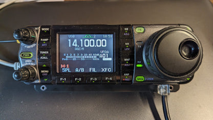 SKT-7000 Nuovo kit di separazione frontalino per ICOM IC-7000 con supporto (sostituisce OPC-1443)