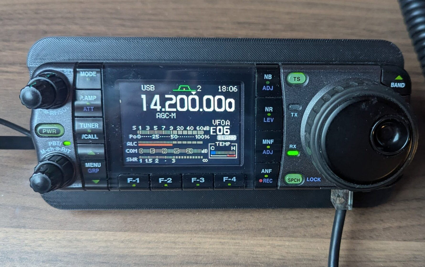 SKT-7000 Nuovo kit di separazione frontalino per ICOM IC-7000 con supporto (sostituisce OPC-1443)