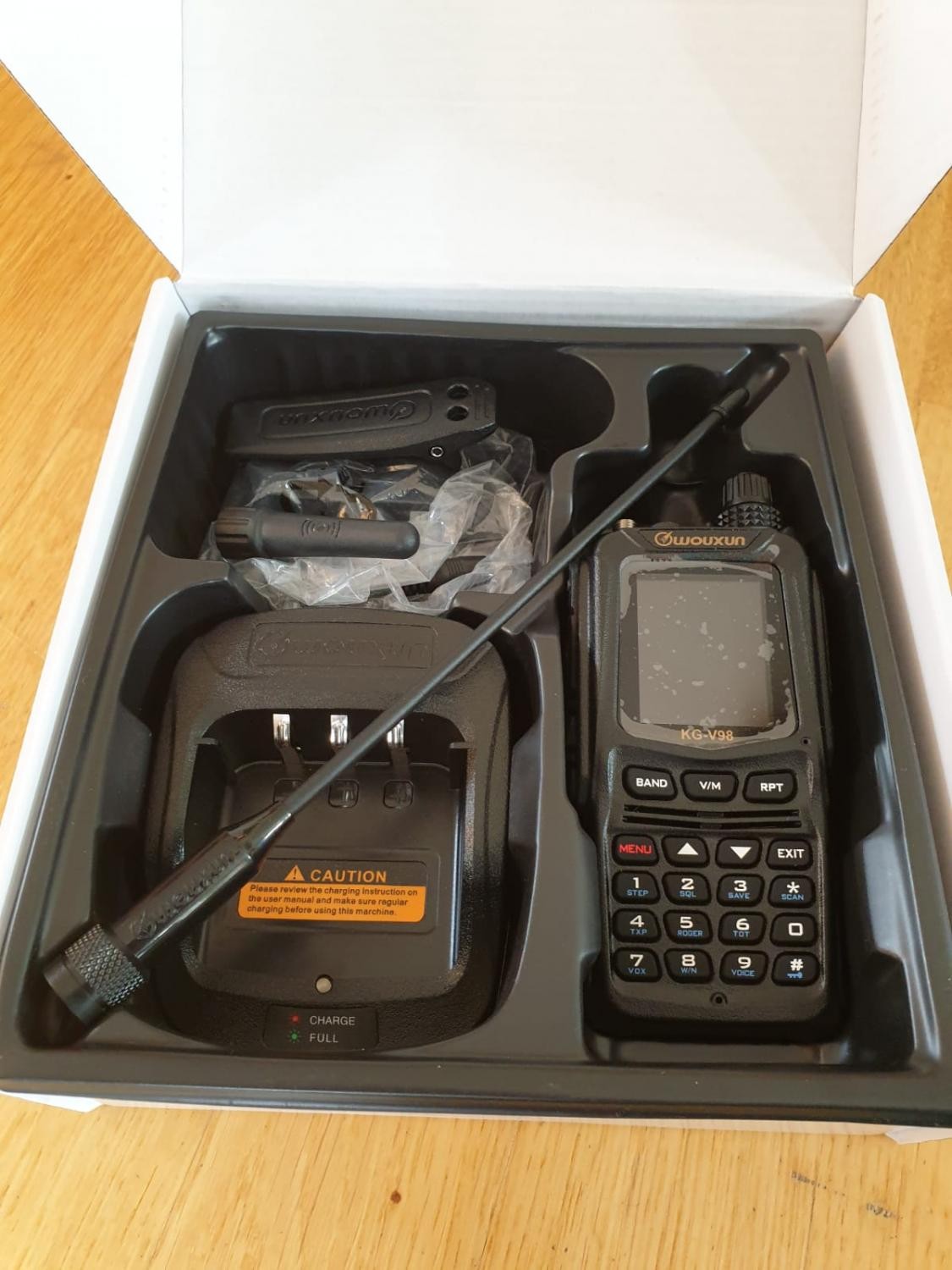 KG-V98 LTE - Easyptt Ricetrasmettitore TRIBANDA VHF/UHF analogica + 4 G LTE