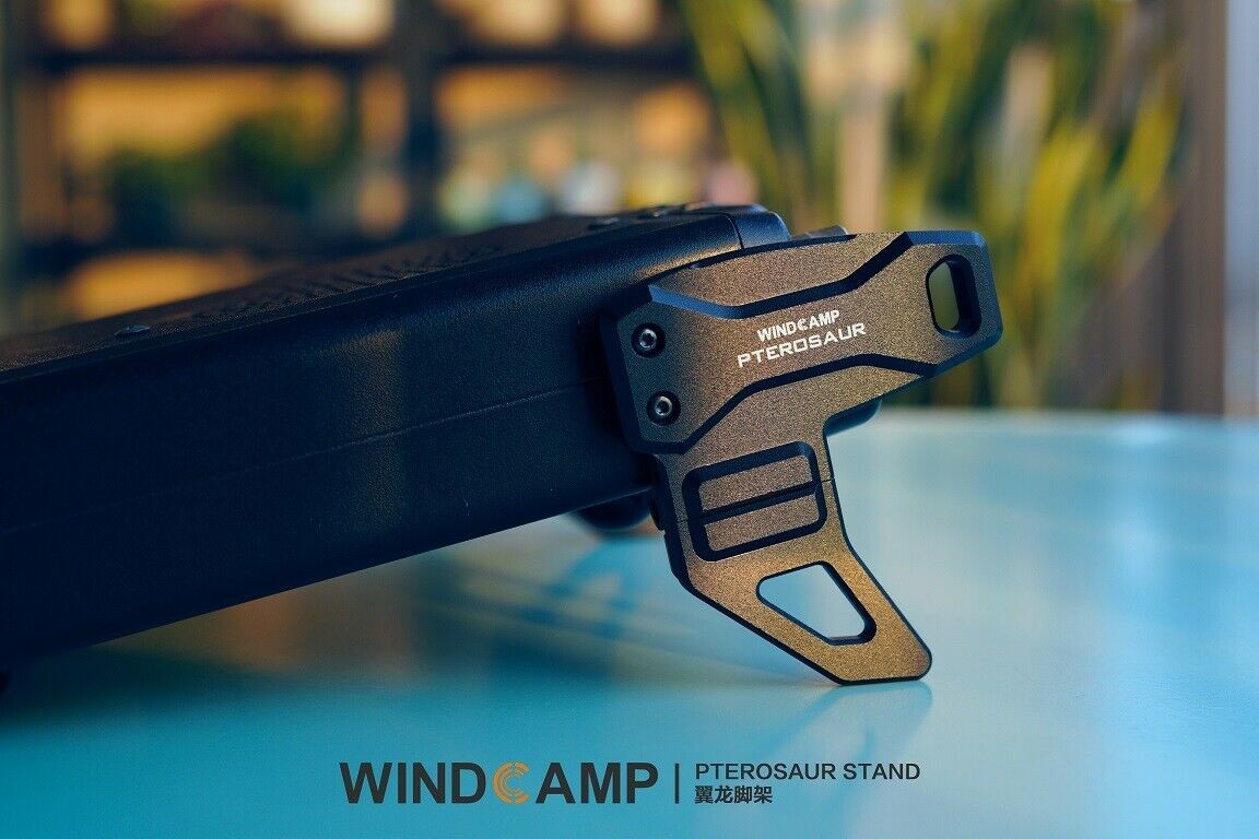 Windcamp PTEUROSAUR - Staffa con piedini ripiegabili per Yaesu FT-817 e FT-818 QRP