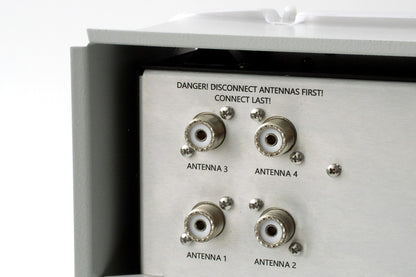 Acom ATU 04AT Accordatore e commutatore di antenne da palo