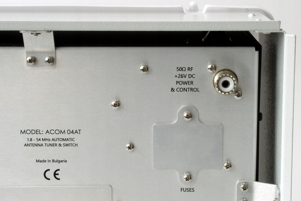 Acom ATU 04AT Accordatore e commutatore di antenne da palo