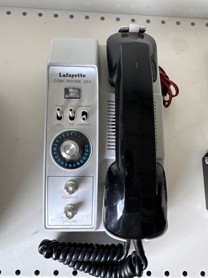Ricetrasmettitore Lafayette com - phone 23A, usato vintage, introvabile, in ottime condizioni estetiche ed elettriche.