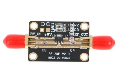 Amplificatore a banda larga LNA 0,05 - 4GHz a bassissimo rumore e alta linearità